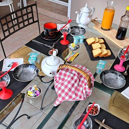 Chambre Privee Avec Salon, Garage Voiture, Velos, Motos Tourville-sur-Arques Zewnętrze zdjęcie