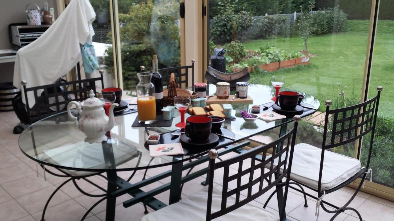 Chambre Privee Avec Salon, Garage Voiture, Velos, Motos Tourville-sur-Arques Zewnętrze zdjęcie